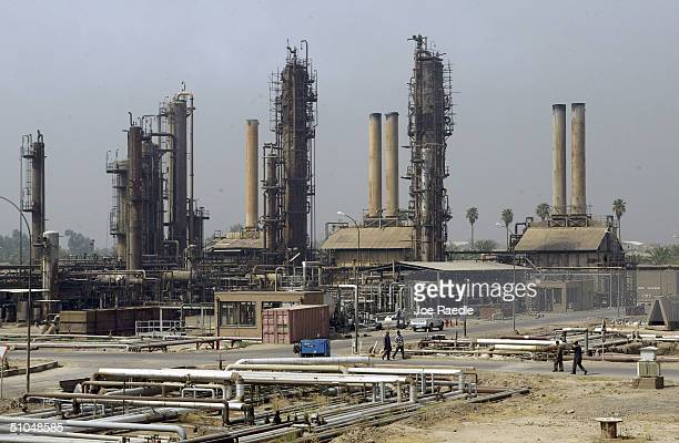 the-adora-oil-refinery-july-11-2004-in-baghdad-iraq-industry-sources-picture-id51048585.jpg